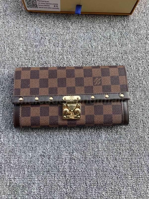 LV Wallets 147